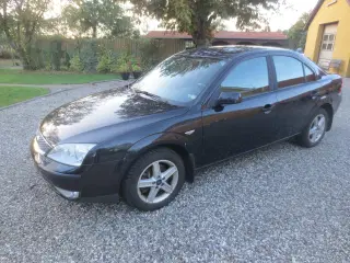Ford Mondeo 2.0 i 4 Døres synet 2024.