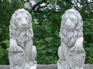Marmorløver med /skjold