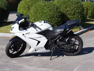 Kawasaki Ninja 250R (2011)