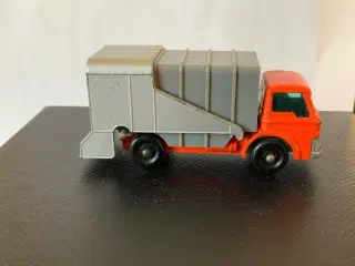 Matchbox No. 7 Ford Refuse Truck 