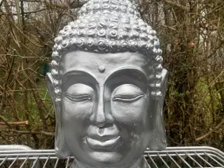 Buddha Hovede  