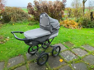 Trille barnevogn, madras, sele, fluenet.