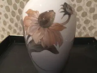 Vase med blomst