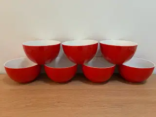 7 ENS RØDE SKÅLE. PORTIONSSKÅLE ELLER TIL TILBEHØR