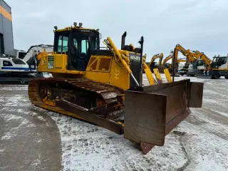 Komatsu D65PX-18