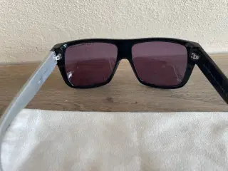 Marc Jacobs sort solbrille