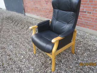 1 stk Nordic Easy Otiumlænestol med sort læder 