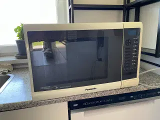 Mikrobølgeovn Panasonic Inverter