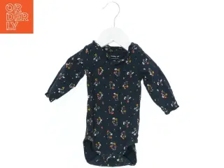 Langærmet bodystocking med blomsterprint fra Name It (str. 62)