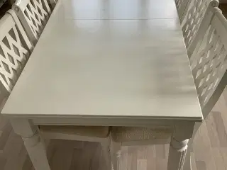 Spisebord med stole hvid