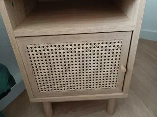 Smukt sengebord! Som ny! 