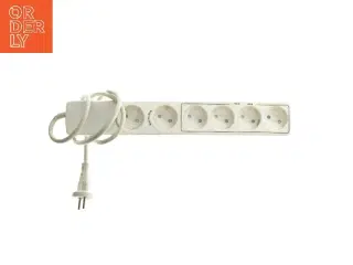 Hvid stikdåse med 6 udtag (str. 37x5,5 cm)