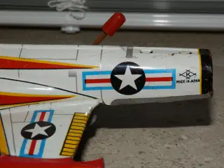 Gl. selvkørende NAVY jetjager i blik