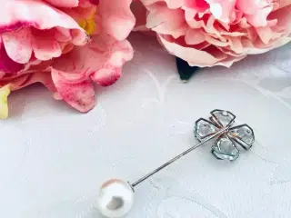 Broche nål 