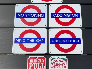 Fine emaljeskilte fra London