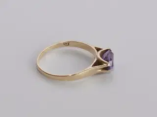 14 K guldring med ametyst lavet af juveler Christi