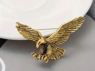 * Smukkeste broche med ørn - i messing