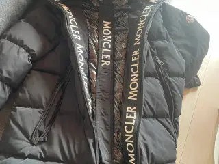 Moncler jakke 