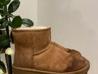 Ugg mini sælges 