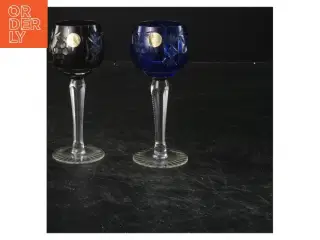 To vinglas af farvet krystal (str. 12x5 cm)