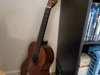 Guitar Yamaha cgs102a 