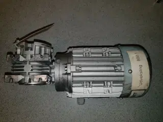 El motor med gearing, AEG