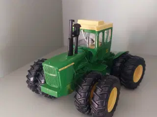 Britains/ertl John deer 7520