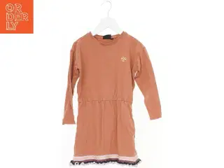 Brun kjole med lange ærmer fra Hummel (str. 116)