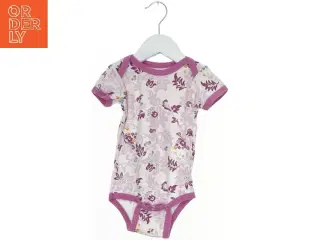 Kortærmet bodystocking med blomsterprint fra Mads & Mette (str. 86)