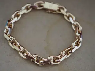 Armbånd sælges