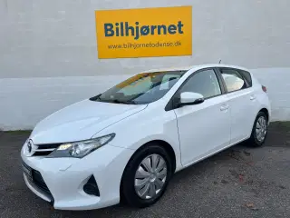 Toyota Auris 1,3 VVT-i T1+
