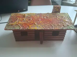 Modelhus i rigtig træ fra 60'erne