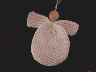 Små engle 10 cm strikket 