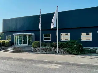 Lager-. kontor- og produktionsfaciliteter til mange formål