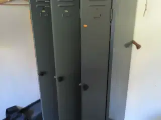 Omklædningsskab
