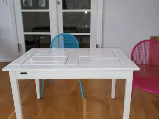 Trip Trap børnebord med stole sælges