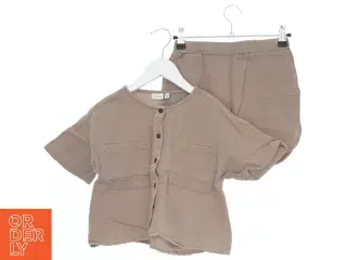 Brun kortærmet sæt med shorts fra Name It (str. 134)