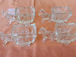 4 Saltkærrer i presset glas