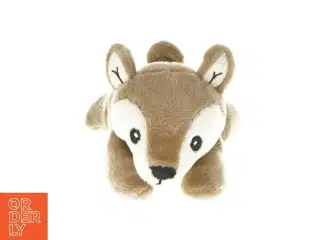 En lille hjort bamse der ligger ned