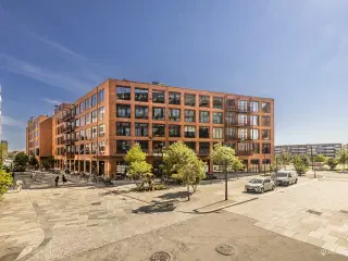 156 m² kontor med mulighed for alle services