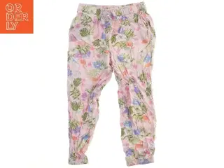 Bukser med blomsterprint fra H&M (str. 116)