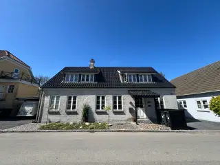 Hus i Nyborg. Indflytningsklart. Villa. Garage. 