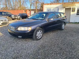 Volvo V70 2,4 140 Momentum aut.