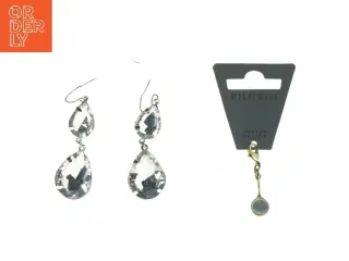 Øreringe og vedhæng (str. 6 x 2 cm)