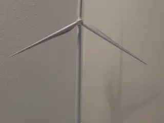 Vestas vindmøllemodel i metal.Mrk.3MW,Scala 1:336.