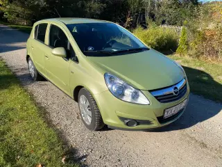 Opel Corsa 1,2 med træk