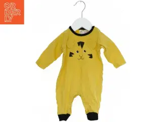 Gul heldragt med dyremotiv fra H&M (str. 50)