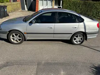 Toyota Avensis 2.0 Sol