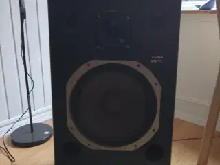 Musikanlæg m højttalere sælges