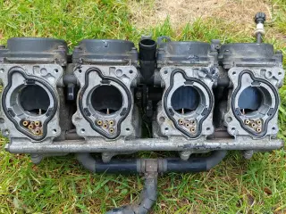 Honda CBR600 F2 karburatorer
